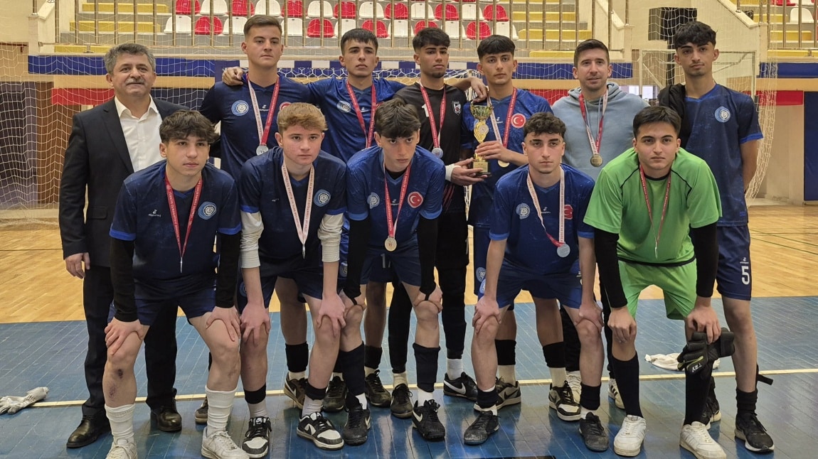 OKULUMUZ ERKEK FUTSAL TAKIMI İLÇE 2.Sİ  OLDU